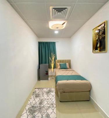 Abu Shagara House | Cozy Private Room for Men – Ideal Budget Getaway