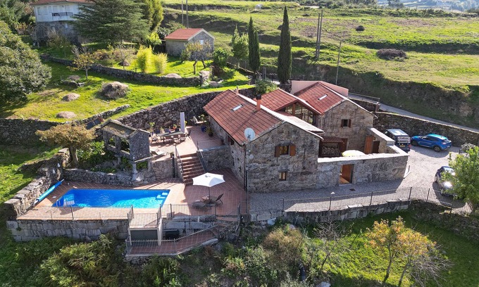 Covelo Villa | Exquisite Private Villa with Pool in Picturesque Valley