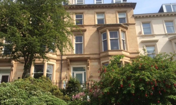 North West Apartment | Elegant Hotel Near COP 26 for Your Next Adventure