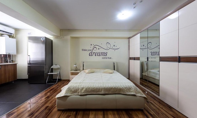 Otopeni Apartment | Elegant Radox Apartment near Bucharest Airport with Pool