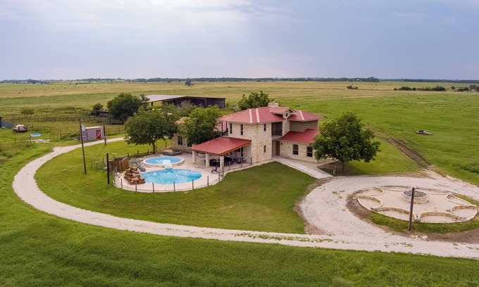 Bertram Other | Luxury Ranch in Florence-Party House for Families 5 1/2 bedrooms,5bath,Sleeps 20