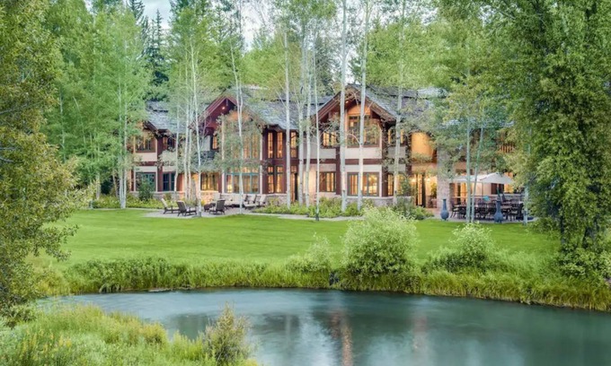 Jackson Hole House | Elegant Ranch Retreat with Pool and Ocean View in Jackson