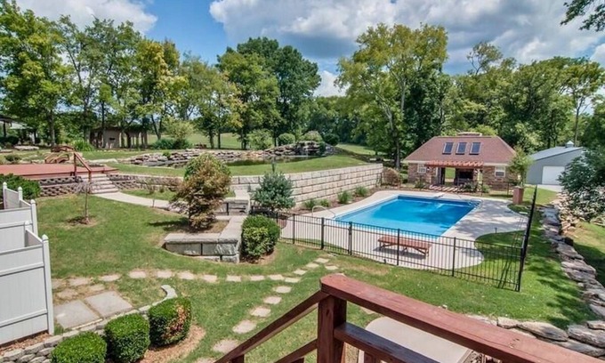 Hermitage House | Luxury Ranch on Kenny Rogers’ Former Estate – Pool, Trails, Animals & Firepit