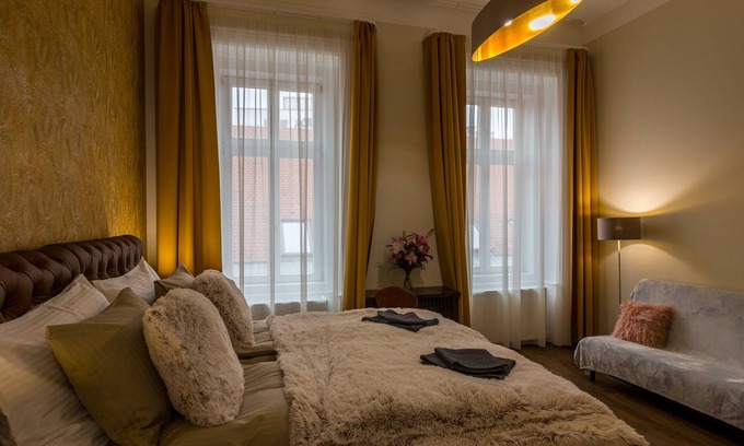 Erzsebetvaros Apartment | Elegant Residence in the Heart of Jewish District - 10/10 Rated