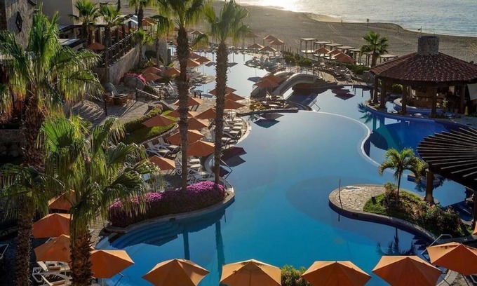 Sunset Beach Resort | Beachfront Junior Suite with 6 Pools and Ocean Views