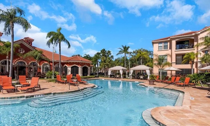 Clearwater Apartment | Resort-Style Oasis with Ocean Views and Spa Amenities