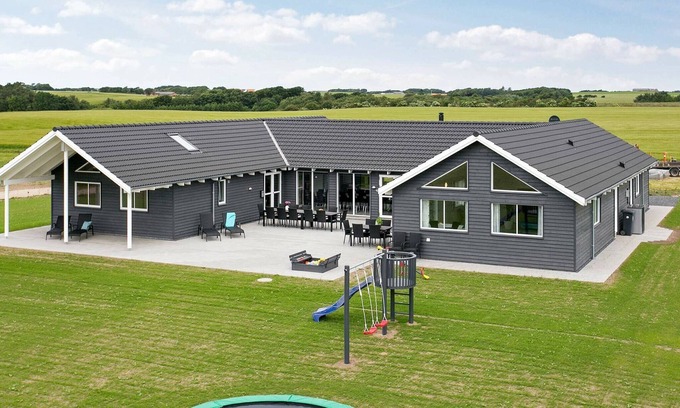 Spøttrup House | Spacious 24-Person Holiday Home in Spøttrup with Pool