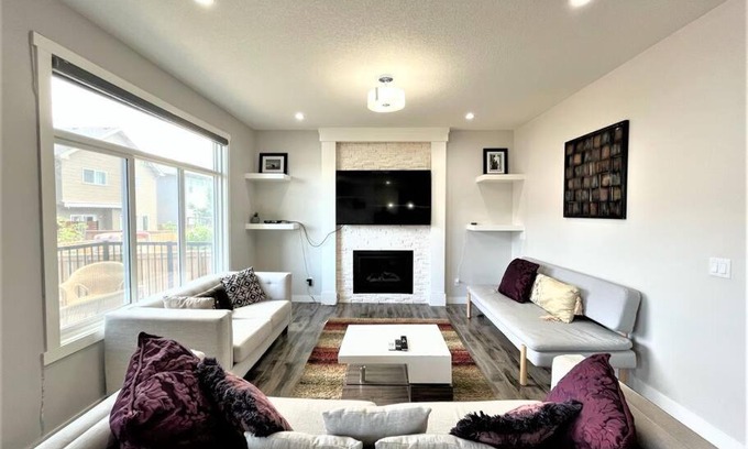 Southeast Calgary House | Group Getaway Retreat with Child-Friendly Amenities