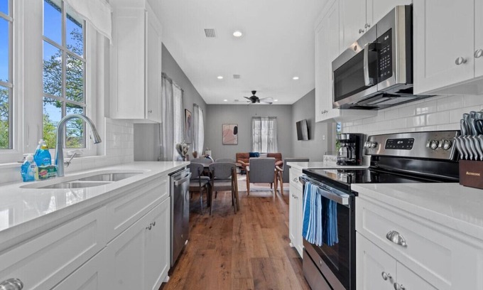 Hillcrest Apartment | Unforgettable Hillcrest Retreat with Family-Friendly Amenities
