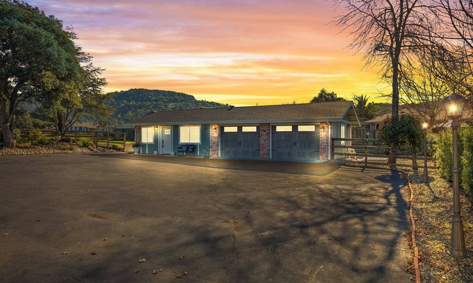 Napa House | Luxury Retreat in Napa Valley – Two Stunning Homes on a Private Gated Estate