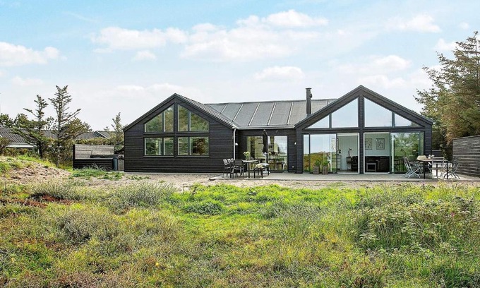 Kongsmark House | Pet-Friendly Holiday Home Rømø CXXVI with Pool Access