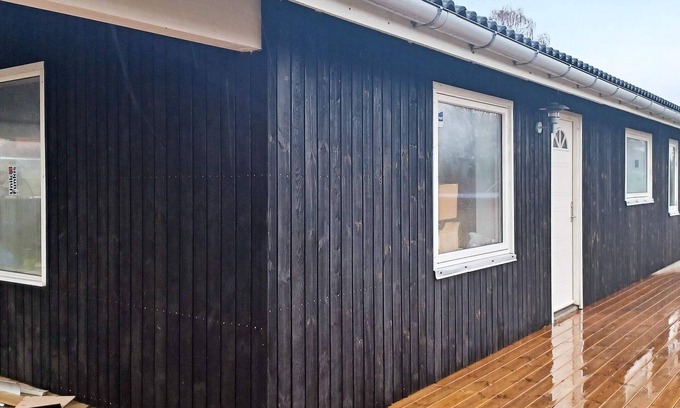 Skibby House | Spacious 8-Person Holiday Home with Ocean View in Skibby