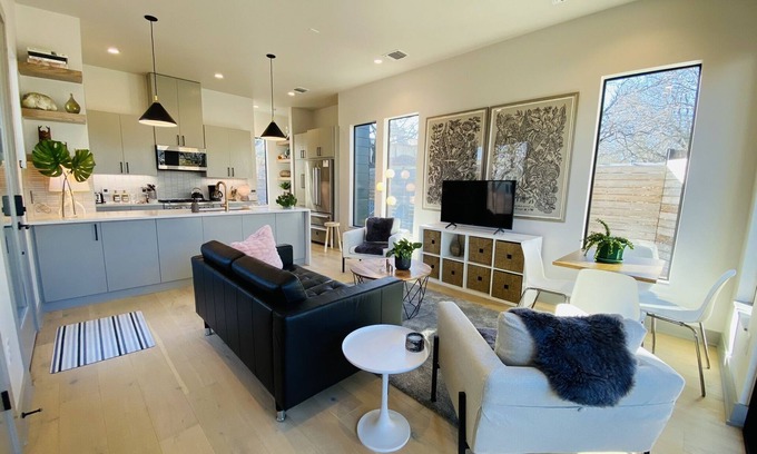 Galindo House | Explore Austin: Ideal Retreat with Spa & Ocean Views