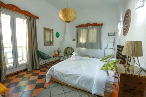 Medina Hotel | Elegant Riad Mounia: Family-Friendly Stay with Breakfast