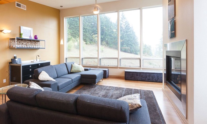 Parkdale House | Idyllic Getaway with Spa, Hot Tub & Scenic Views