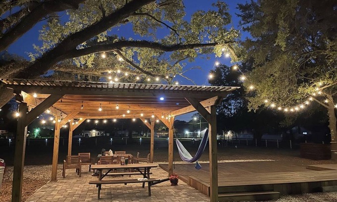 Taft House | Relaxing RV Retreat with Deck, Amenities for Families
