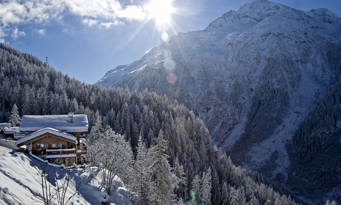 Sainte-Foy-Tarentaise Ski Chalet | Top-Rated Ski Chalet with Family-Friendly Amenities