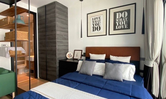 Bangkok Central Business District Condo | Elegant Studio Near Phrom Phong BTS and Emporium