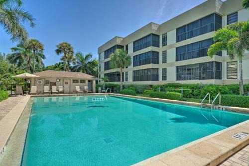 Sanibel Apartment | Oceanfront Sanibel Condo - Guest Rated 10/10, Steps to Beach