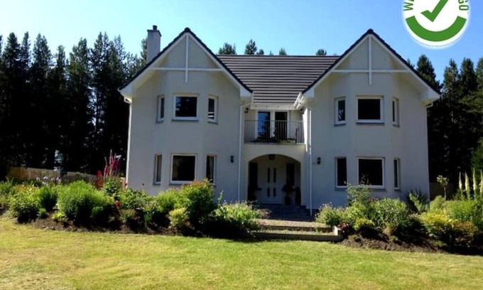 Farr House | Luxury Scottish Highland Country House with large private gardens by Inverness