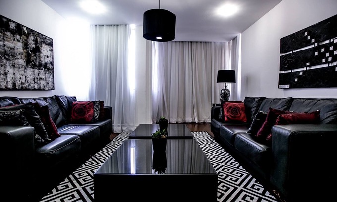 Copacabana Apartment | Elegant Oceanfront Retreat with Pool & Spa in Copacabana