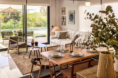 Villajoyosa Apartment | Exceptional Sea View Apartment with Pool & Hot Tub Amenities