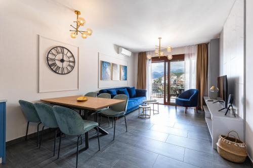 Przno Apartment | Scenic Oceanfront Apartment in Przno with Family-Friendly Vibe