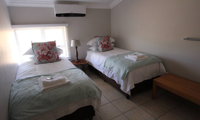 Cederberg Apartment | Inviting Self-Catering Apartment by Clanwilliam Dam