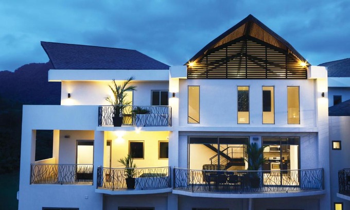Jaco Apartment | Elegant SKY PENTHOUSES with Pool & Pet-Friendly Amenities