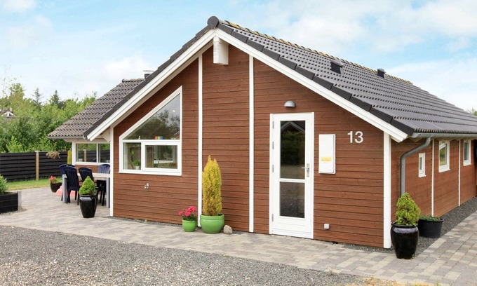 Bork Havn House | Ideal 7-Person Holiday Home in Hemmet with Breakfast