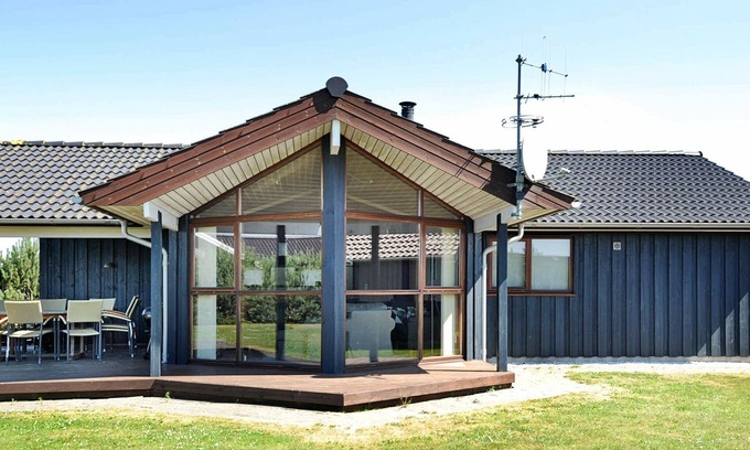 Bork Havn House | Family-Friendly Holiday Home in Hemmet with Spa & Breakfast