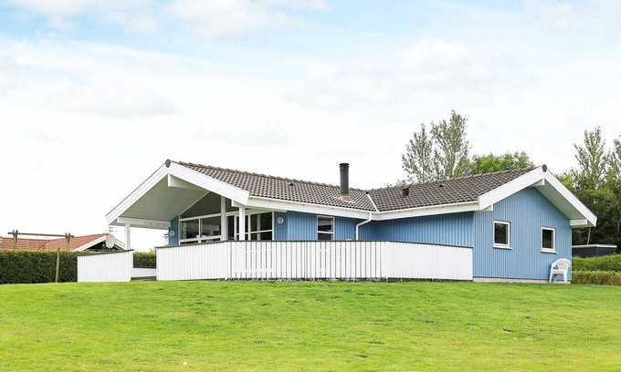 Spodsbjerg House | Spacious 8-Person Holiday Home with Ocean Views in Rudkøbing