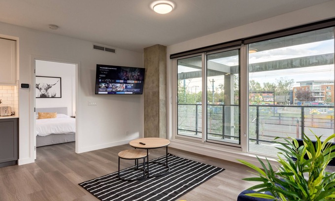Kensington Apartment | Elegant 2BR+2Bath Retreat in Kensington - Highly Rated Stay