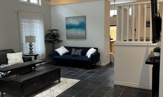 London House | Luxury Spacious 5-Bedroom Home