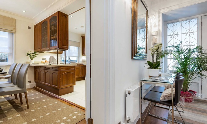 Bayswater House | Beautiful Town House with Spa & Lake View in Central London