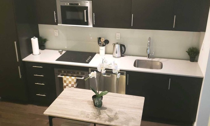 St. Lawrence Condo | Stylish Condo in Downtown: Perfect for Families