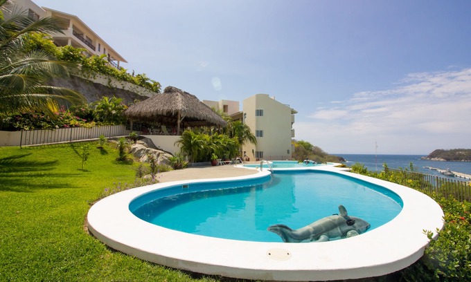 P Chahue Condo | Oceanfront Condo with Breathtaking Views & 10/10 Rating