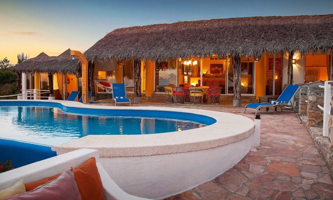 Salchi Villa | Unforgettable Oceanfront Delights with Private Pool in Huatulco