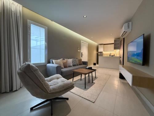 Riyadh Apartment | Luxury Stay in Al Sulaymaniyah, Private Entrance