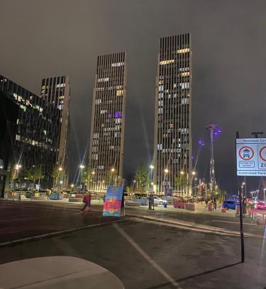 Peninsula Apartment | Elegant Stay Steps from O2 and Canary Wharf