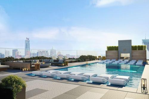 Rainey Street Historic District House | Elegant Getaway at Rainey St with Pool & Family Amenities