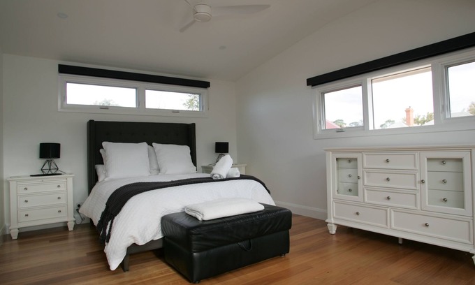 Lake Wendouree Apartment | Top-Rated Studio Apartment with Kitchen on Gregory Street