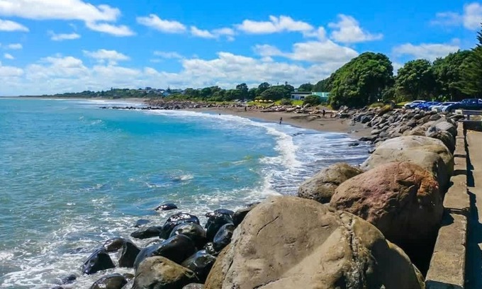 New Plymouth Apartment | Oceanfront City Living Apartment with Top Guest Rating
