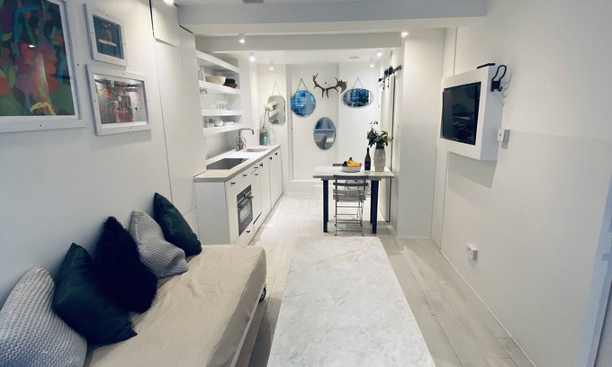 Finsbury Apartment | Stylish Studio Flat Near Exmouth Market with Breakfast
