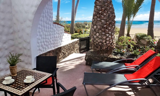 Bahia Calma House | Beachfront Studio Retreat with Ocean Views and Top Reviews