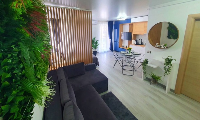 Mamaia-Sat Apartment | Elegant Studio Nord10 Mamaia Nord - Steps from the Beach
