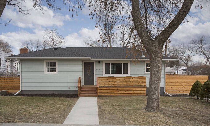 Billings House | Stylish Retreat in Prime Location with Spa and Family Features
