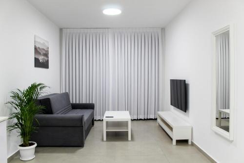 Eilat Apartment | Family-Friendly Suite Apartment #67 by Hashdera Eilat