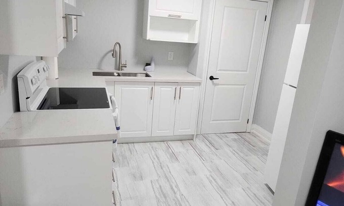 Brampton Apartment | Elegant Suite with Kitchen & Child-Friendly Amenities