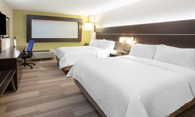 Roseville House | Luxury Suite for Work & Leisure Stays! W/ WiFi!
